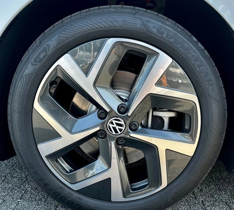 Volkswagen ID.3 cena 226620 przebieg: 2225, rok produkcji 2023 z Opole małe 56